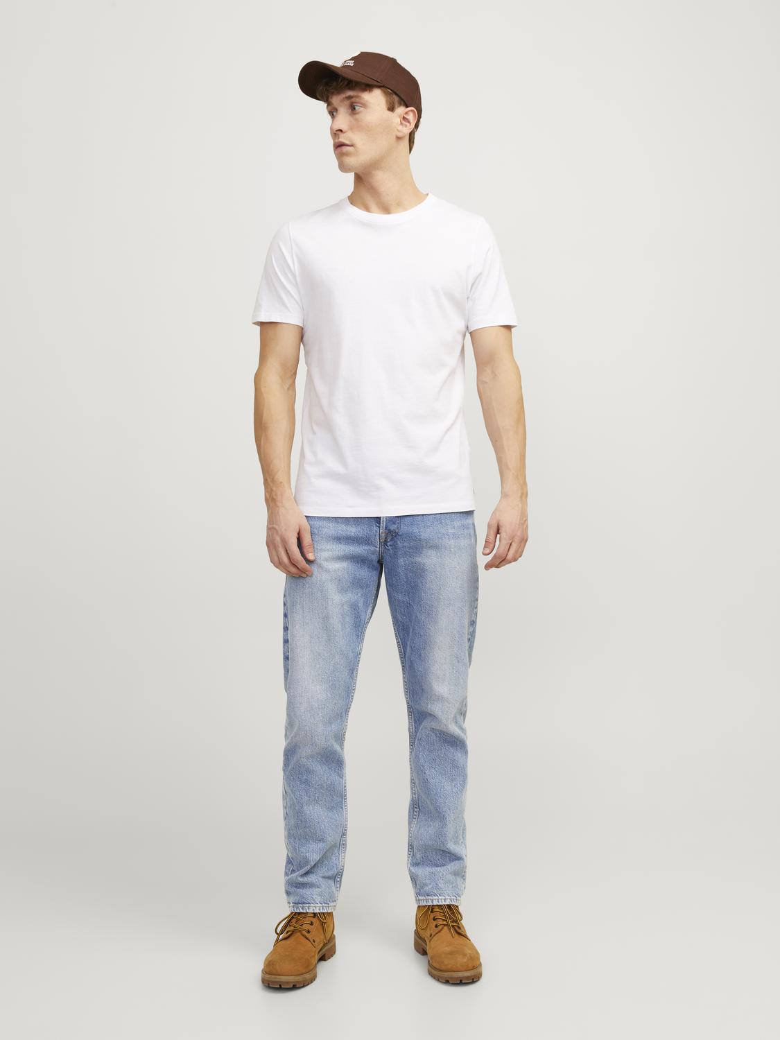 model_shot-front_full